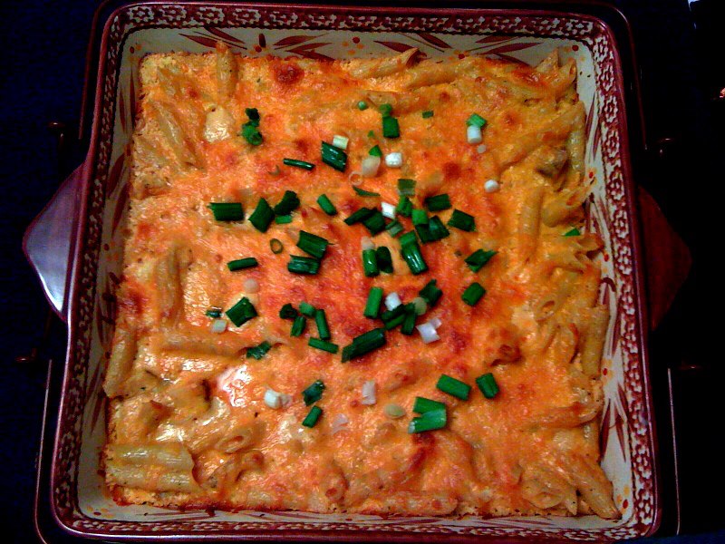 Cheesy Buffalo Chicken Pasta Bake