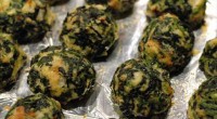 Ingredients: 2 (10 ounce) boxes frozen spinach, drained well 3/4 cup melted butter 1 small onion, finely chopped 4 eggs 1/2 cup fresh grated Parmesan cheese 1/2 teaspoon garlic salt […]