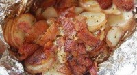 Ingredients: 2 to 3 sheets of heavy-duty foil 1 packet onion soup powder 10-12 baby red potatoes, thinly sliced 12 slices of cooked and crumbled bacon 1 small onion thinly […]