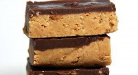 Ingredients: 1 cup salted butter (melted) 2 cups graham cracker crumbs 1/4 cup brown sugar 1 3/4 cup powdered sugar 1 cup peanut butter 1/2 tsp. vanilla 1 (11 oz) […]