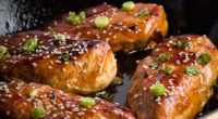 Ingredients: 1/4 c. low-sodium soy sauce 3 tbsp. honey 2 cloves garlic, minced Juice of 1 lime 1 tsp. sriracha 2 tbsp. sesame oil 1 tbsp. cornstarch 1 lb. boneless […]