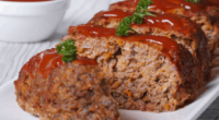 Ingredients: 2 pounds lean ground beef 1 small finely diced onion 1/2 cup finely diced bell pepper (optional) 1 1/2 sleeves of crushed Ritz crackers 4 oz. shredded sharp cheddar […]