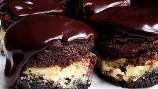 Ingredients: For the crust: 16 whole Oreo, finely ground in food processor 3 tablespoons melted butter For the filling: 16 oz (2-8-oz pkg) cream cheese 1/2 cup sugar 2 eggs […]